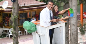 Çukurova Belediye Başkanı Çetin Öğrencilerle Kuş Evi Montajı Yaptı