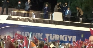 Cumhurbaşkanı Erdoğan Huber Köşkü Önünde Vatandaşlara Seslendi