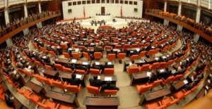 Yeni Sistemin Yeni Kabine Üyeleri Yemin Etti: Meclis’te İzdiham Yaşandı