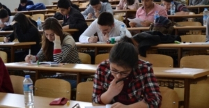 Yükseköğretim Kurumları Sınavı'nın ikinci Oturumu AYT Sınavı Başladı