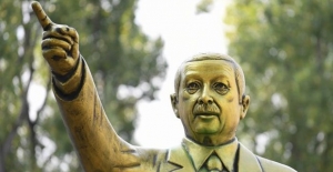 Almanya’da Cumhurbaşkanı Erdoğan’ın Heykeli ‘Güvenlik’ Gerekçesiyle Kaldırıldı