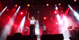 Funda Arar Ankaralılara Müzik Ziyafeti Yaşattı