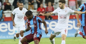 Trabzonspor İle Antalyaspor Puanları Paylaştı