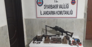 Diyarbakır'da Bölücü Terör Örgütünün Sığınak ve Mağaraları Dağıtıldı