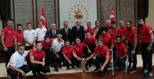 Cumhurbaşkanı Erdoğan, Ampute Futbol Millî Takımı’nı Kabul Etti