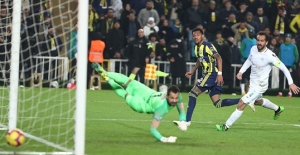 Fenerbahçe 10 Kişi Kalan Atiker Konyaspor'u Yenemedi