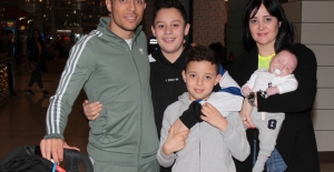 Beşiktaş'lı Adriano Hafta Sonunu Ailesiyle Geçirdi