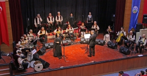 Türk Dünyası Müzik Topluluğu Konseri Beğeni Topladı
