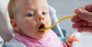Bebeklerde Ek Gıdaya Geçişte Doğru Bilinen Yanlışlar!
