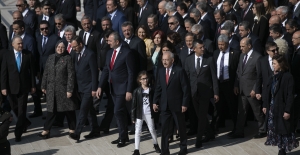 CHP Genel Başkanı Kılıçdaroğlu, Anıtkabir'de Düzenlenen Resmi Törene Katıldı