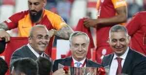 Başkan Cengiz: “Madalyayı Galatasaray Taraftarı Adına Aldım”