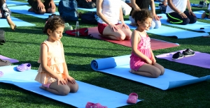 Kadıköy’de 5. Uluslararası Yoga Günü