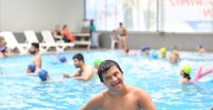 Çukurova'da Özel Çocuklara Engelsiz Havuz