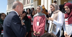 Cumhurbaşkanı Erdoğan, TURKEN Vakfı'nın Misafiri Olarak Türkiye'ye Gelen Amerikalı Öğrencileri Kabul Etti