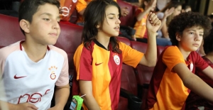 Derbiyi, Galatasaray’ın İBB’ye Tahsis Ettiği Locadan İzlediler