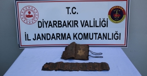 Diyarbakır'da Tarihi Kitap Ele Geçirildi