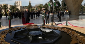 Cumhurbaşkanı Erdoğan, Cezayir'de Şehitler Abidesi'ni Ziyaret Etti