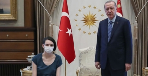 Cumhurbaşkanı Erdoğan, Millî Voleybolcu Meltem Çetin’i Kabul Etti