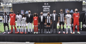 adidas Ve Beşiktaş JK’dan Kalplere Dokunan İmza Kampanyası