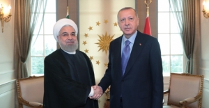 Cumhurbaşkanı Erdoğan, İran Cumhurbaşkanı Ruhani İle Telefonda Görüştü