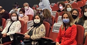 Selvi Kılıçdaroğlu, CHP Kadın Kolları İle "Bir Hazin Hürriyet" Tiyatro Oyunu'nu İzledi