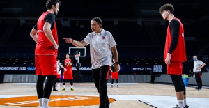 A Milli Basketbol Takımı Antrenörü Ene: "İki Maçımız Da Çok Kritik"