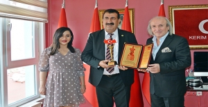 TÜDKİYEB Genel Başkanı Çelik'e Yılın Hizmet Adamı Ödülü
