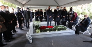 Mustafa V. Koç, Vefatının Yıl Dönümünde Kabri Başında Anıldı