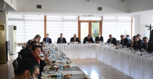 Bakan Karaismailoğlu, TBMM Bayındırlık, İmar, Ulaştırma Ve Turizm Komisyonu Üyelerinin Görüş Ve Önerilerini Dinledi