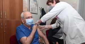Kılıçdaroğlu, Covid-19 İkinci Doz Aşısını Yaptırdı