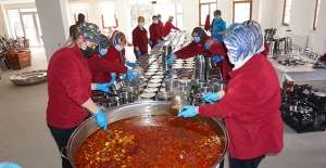 Beypazarı Belediyesi, Ramazan Ayı Boyunca Günlük 400 Haneye Sıcak Yemek Dağıtımı Yapıyor