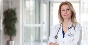 Göğüs Hastalıkları Uzmanı Dr. Esra Sönmez: "Alerji Belirtileri COVID-19 İle Karışabilir"