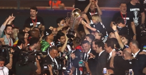 Beşiktaş Şampiyonluk Kupasını Aldı