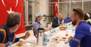 Cumhurbaşkanı Erdoğan, 1 Mayıs Emek ve Dayanışma Günü'nde İşçilerle İftar Yaptı