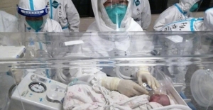 Çin’de Kovid-19’lu Bir Anne Üçüz Doğurdu