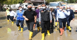 Bakan Özer, Sel Felaketinin Yaşandığı Bozkurt'ta İncelemelerde Bulundu