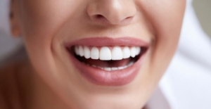 Çinli Araştırmacılar, Diş Minesine Zarar Vermeyen Beyazlatma Yöntemi Geliştirdi