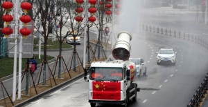 Vaka Sayısı Tek Haneye Düşen Çin’de Halka Açık Yerler Dezenfekte Ediliyor