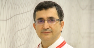 Prof. Dr. Necmettin Akdeniz: "Tırnak Tümörleri Tırnak Mantarıyla Karışabiliyor"