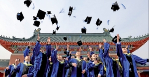 Çin’de Gelecek Yıl 10 Milyondan Fazla Kişi Üniversiteyi Bitirecek