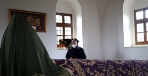 Bakan Akar, Kosova’da Osmanlı Padişahı Sultan Birinci Murad Hüdavendigar'ın Türbesi'ni Ziyaret Etti