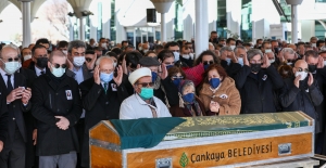 Kılıçdaroğlu, Eski CHP Genel Başkan Yardımcısı Emel Yıldırım'ın Cenaze Törenine Katıldı