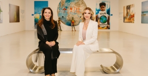 Ünlü Sanatçı Ve UNICEF Destekçisi Hadise De Sergi Açılışında Yer Aldı