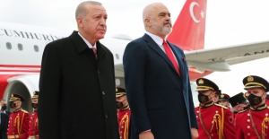 Cumhurbaşkanı Erdoğan, Arnavutluk’ta Resmi Törenle Karşılandı