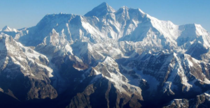 Çin, Everest'in Altında Büyük Bir Linyit Yatağı Buldu