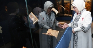 Emine Erdoğan, Belçika Kraliyet Kütüphanesi’ni Ziyaret Etti