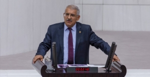 Milletvekili Yokuş TBMM’de Vatandaşın Şiirini Okuyunca AKP Sıralarından 'Tepkiler' Yükseldi