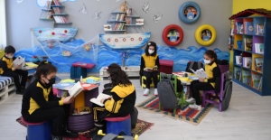 Bakan Özer: Okul Kütüphanelerindeki Kitap Sayısı, 5 Ayda Yüzde 100 Arttı