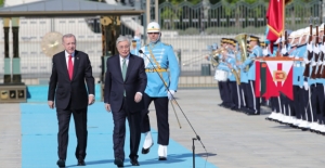 Cumhurbaşkanı Erdoğan, Kazakistan Cumhurbaşkanı Tokayev'i Resmî Törenle Karşıladı