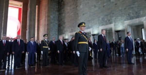 30 Ağustos Zafer Bayramı: Cumhurbaşkanı Erdoğan, Anıtkabir’de Düzenlenen Törene Katıldı